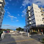 Makenzy Sandy Beachfront Paradise Διαμέρισμα