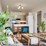 Apartament Makenzy Sandy Beachfront Paradise *
