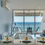 Apartament Makenzy Sandy Beachfront Paradise