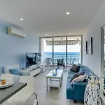 Makenzy Sandy Beachfront Paradise Apartament