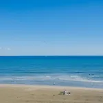 Makenzy Sandy Beachfront Paradise * Larnaca