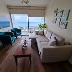 Makenzy Sandy Beachfront Paradise Apartament *