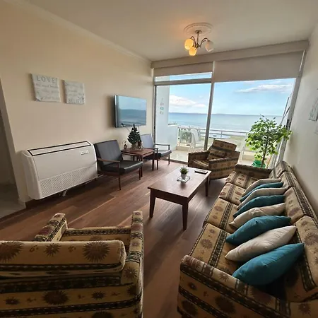 Makenzy Sandy Beachfront Paradise *