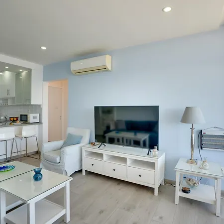 Makenzy Sandy Beachfront Paradise Larnaca