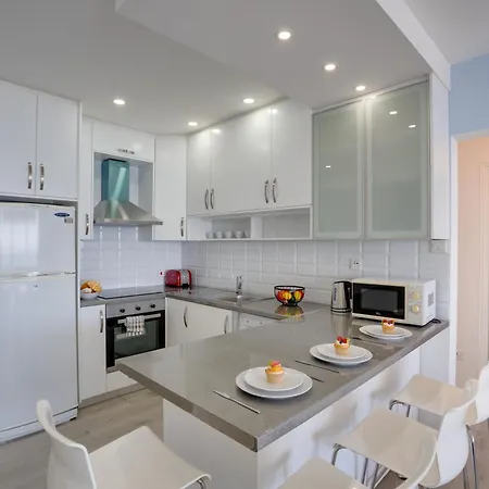 Appartement Makenzy Sandy Beachfront Paradise *