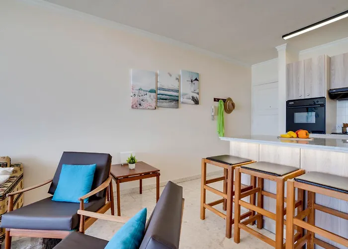 Makenzy Sandy Beachfront Paradise * Larnaca