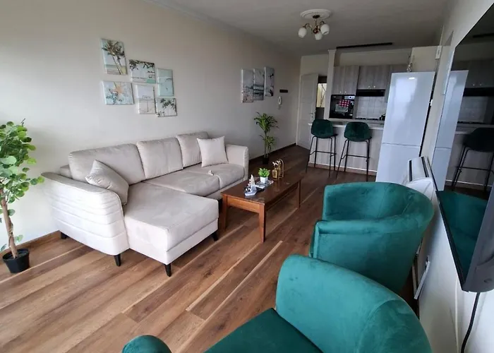 Makenzy Sandy Beachfront Paradise *