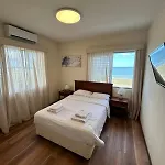 Daire Makenzy Sandy Beachfront Paradise Larnaca