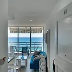 Makenzy Sandy Beachfront Paradise *