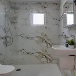 Makenzy Sandy Beachfront Paradise شقة لارنكا