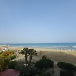 Lejlighed Makenzy Sandy Beachfront Paradise Larnaca