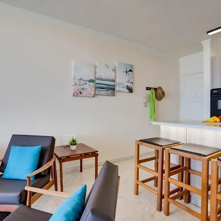Makenzy Sandy Beachfront Paradise * Ларнака