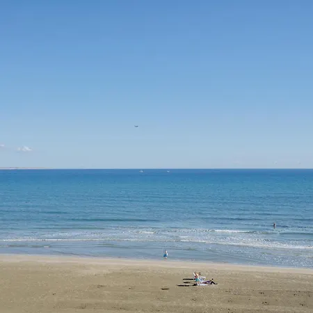 Appartement Makenzy Sandy Beachfront Paradise