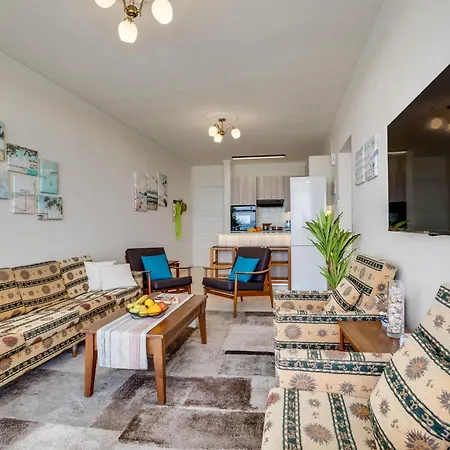 Makenzy Sandy Beachfront Paradise Ларнака