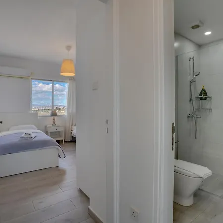 Makenzy Sandy Beachfront Paradise Апартаменты