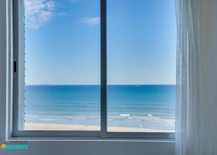 Makenzy Sandy Beachfront Paradise