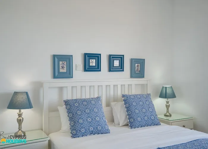 Makenzy Sandy Beachfront Paradise Λάρνακα