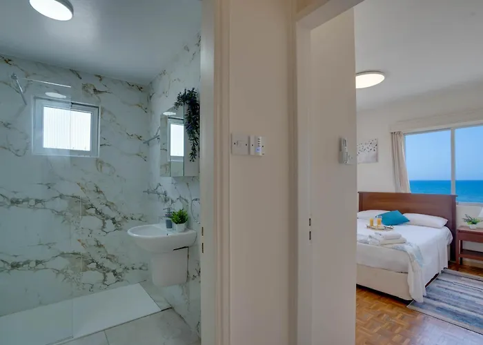 Διαμέρισμα Makenzy Sandy Beachfront Paradise Λάρνακα