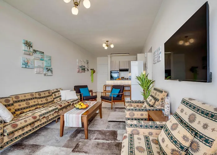 Makenzy Sandy Beachfront Paradise Λάρνακα