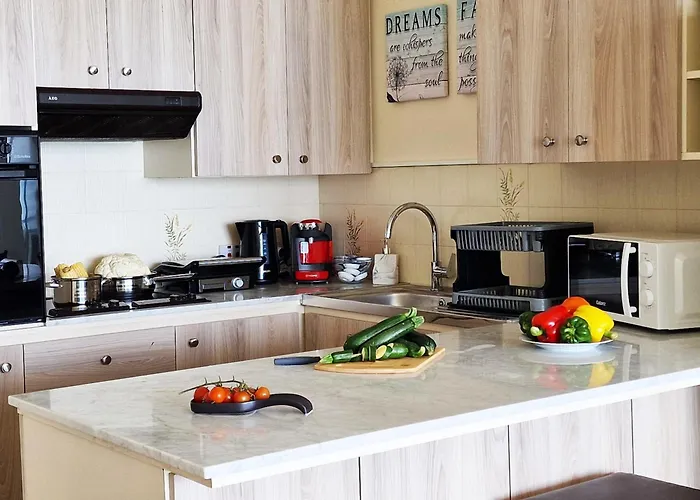 Makenzy Sandy Beachfront Paradise Διαμέρισμα Λάρνακα