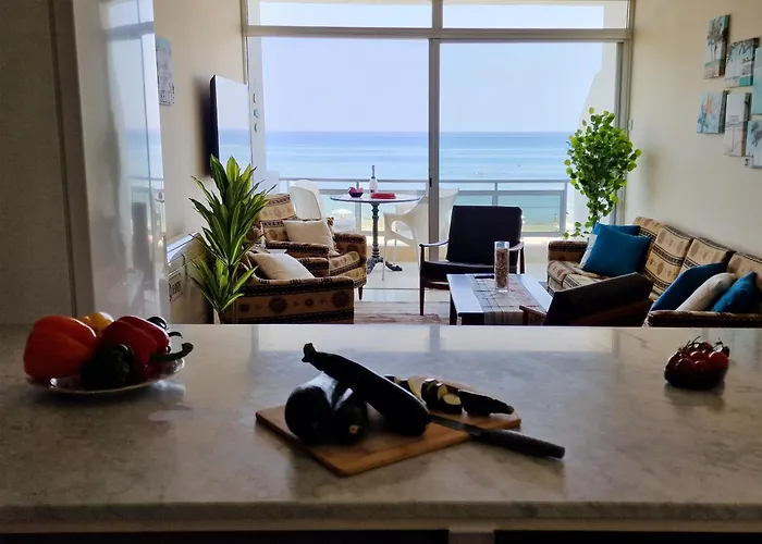 Διαμέρισμα Makenzy Sandy Beachfront Paradise Λάρνακα