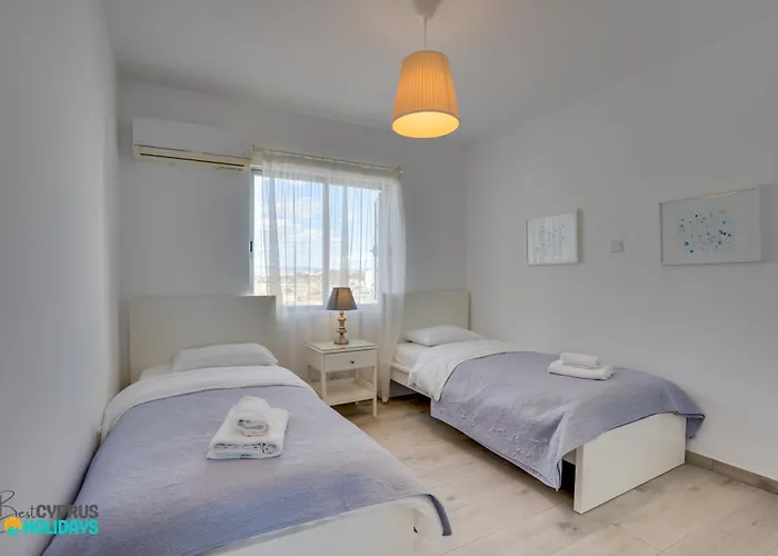 Makenzy Sandy Beachfront Paradise