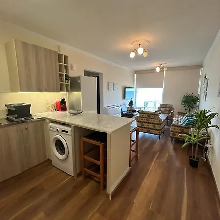 Makenzy Sandy Beachfront Paradise דירה