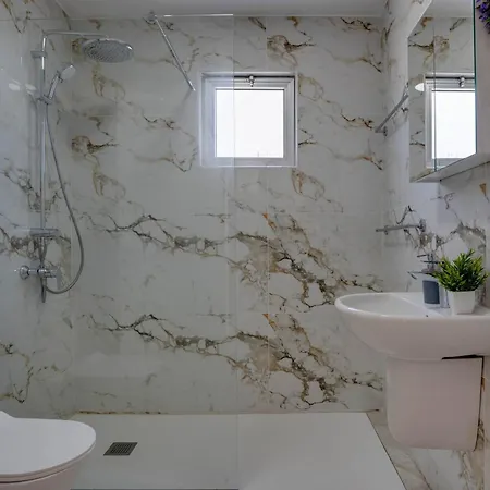 דירה Makenzy Sandy Beachfront Paradise *